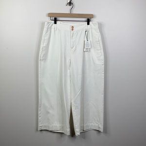 a loves a White Wide Leg Cropped Jeans